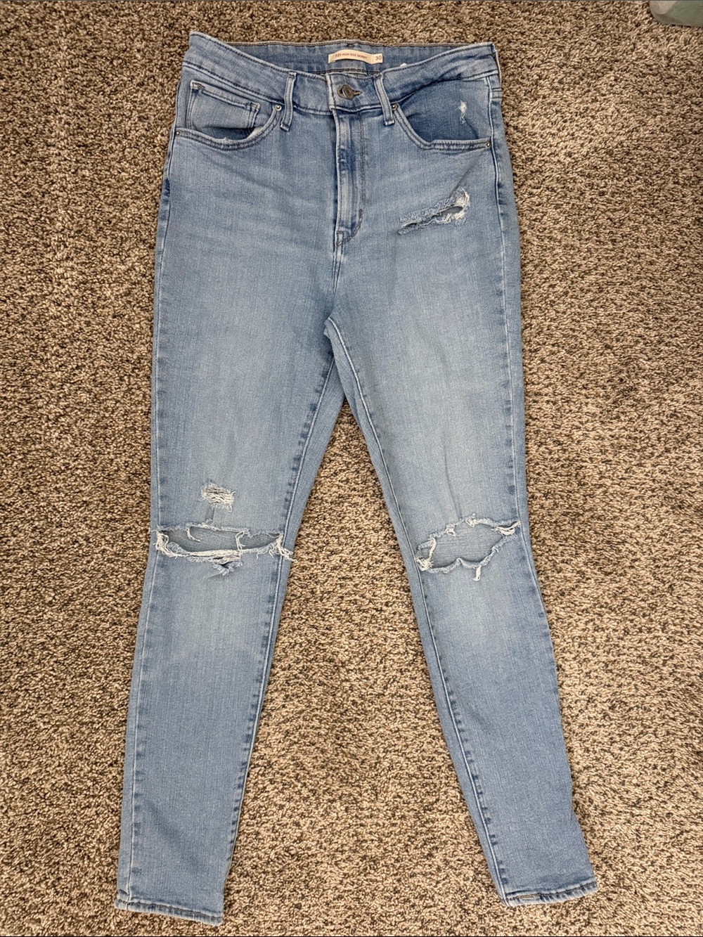 Levi's Light Wash Ripped Skinny Jeans